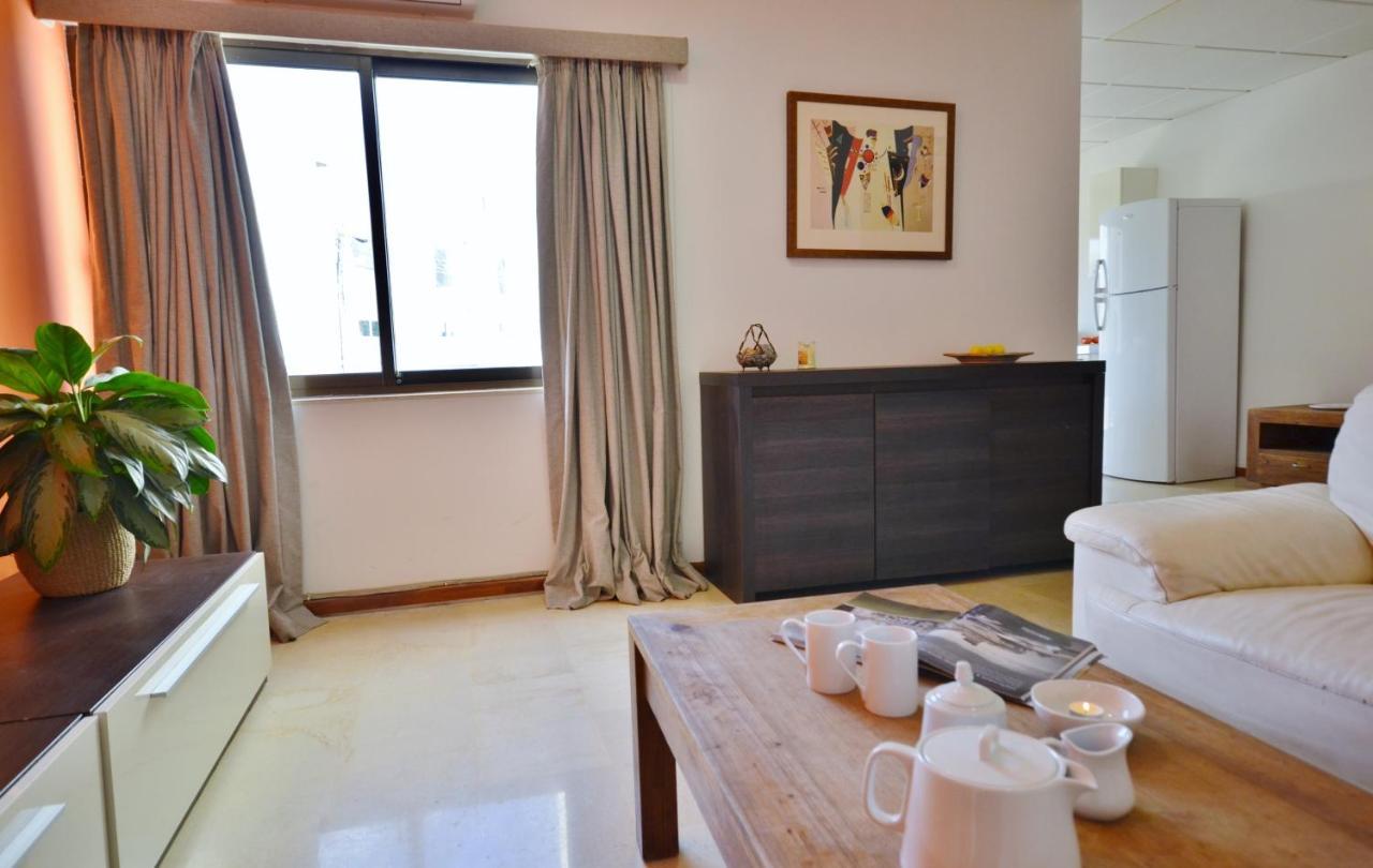 Apartament Large St Julians Central 2 St. Julian's Zewnętrze zdjęcie